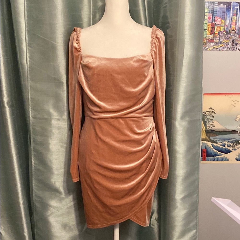 Elegant Rosegold Velvet Long-Sleeve Dress